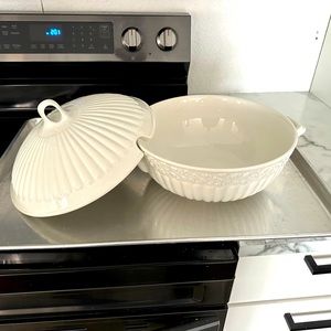 Ceramic tureen/punch bowl